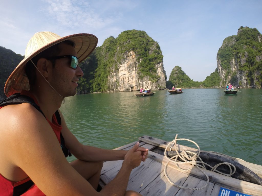 PASAPORTE A VIETNAM - LA BAHÍA DE HALONG, UNA PASADA